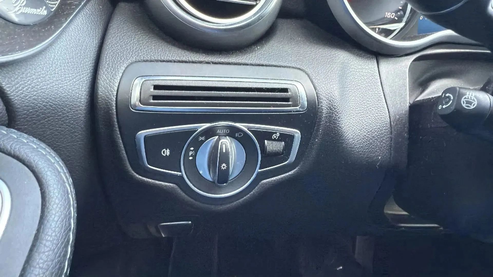 Used 2019 Mercedes-Benz C 300 4MATIC Sedan image 15
