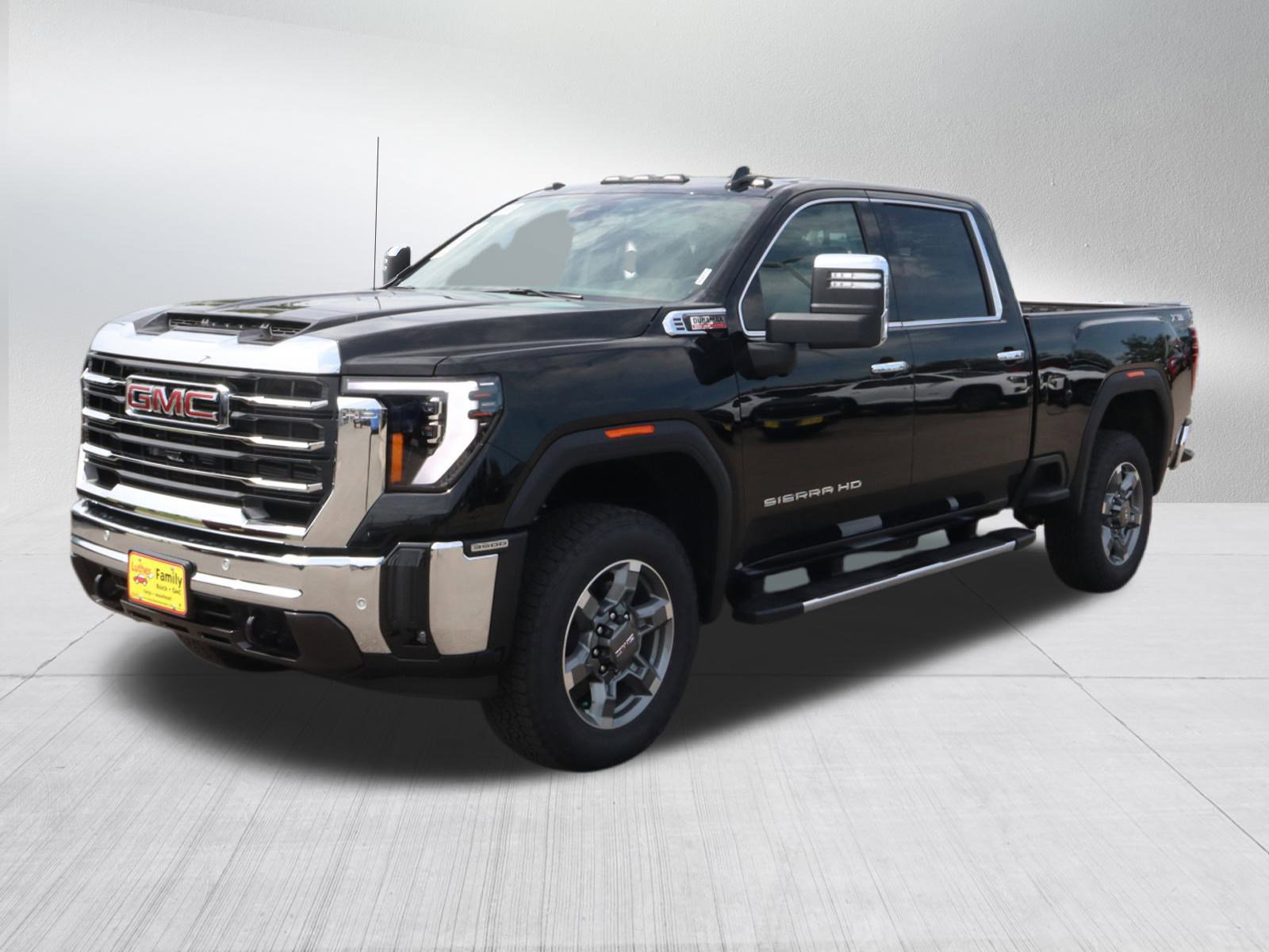New 2025 GMC Sierra 3500 SLT w/ SLT Premium Package image 3