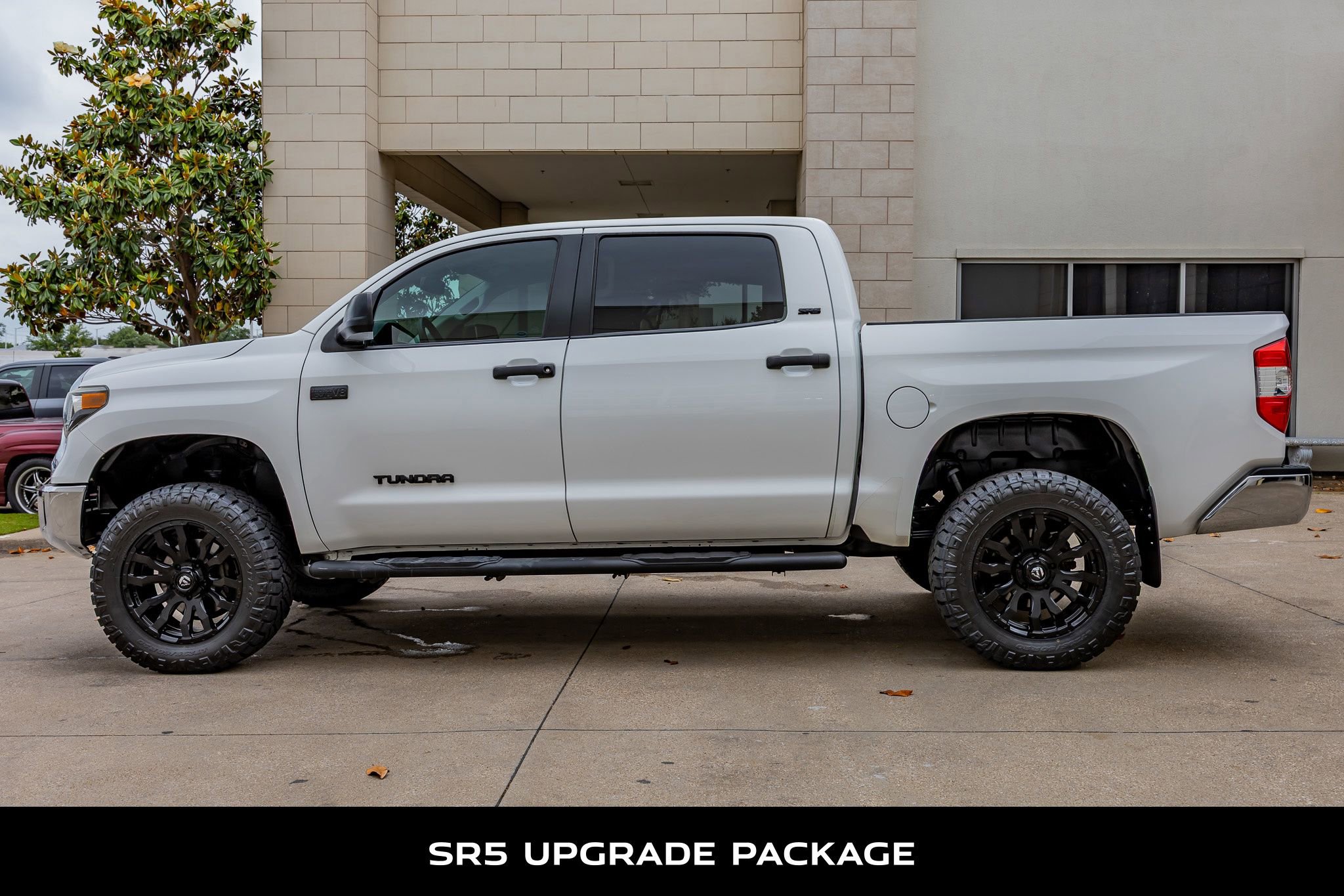 Used 2021 Toyota Tundra SR5 w/ SR5 Upgrade Package AWD/4WD image 6