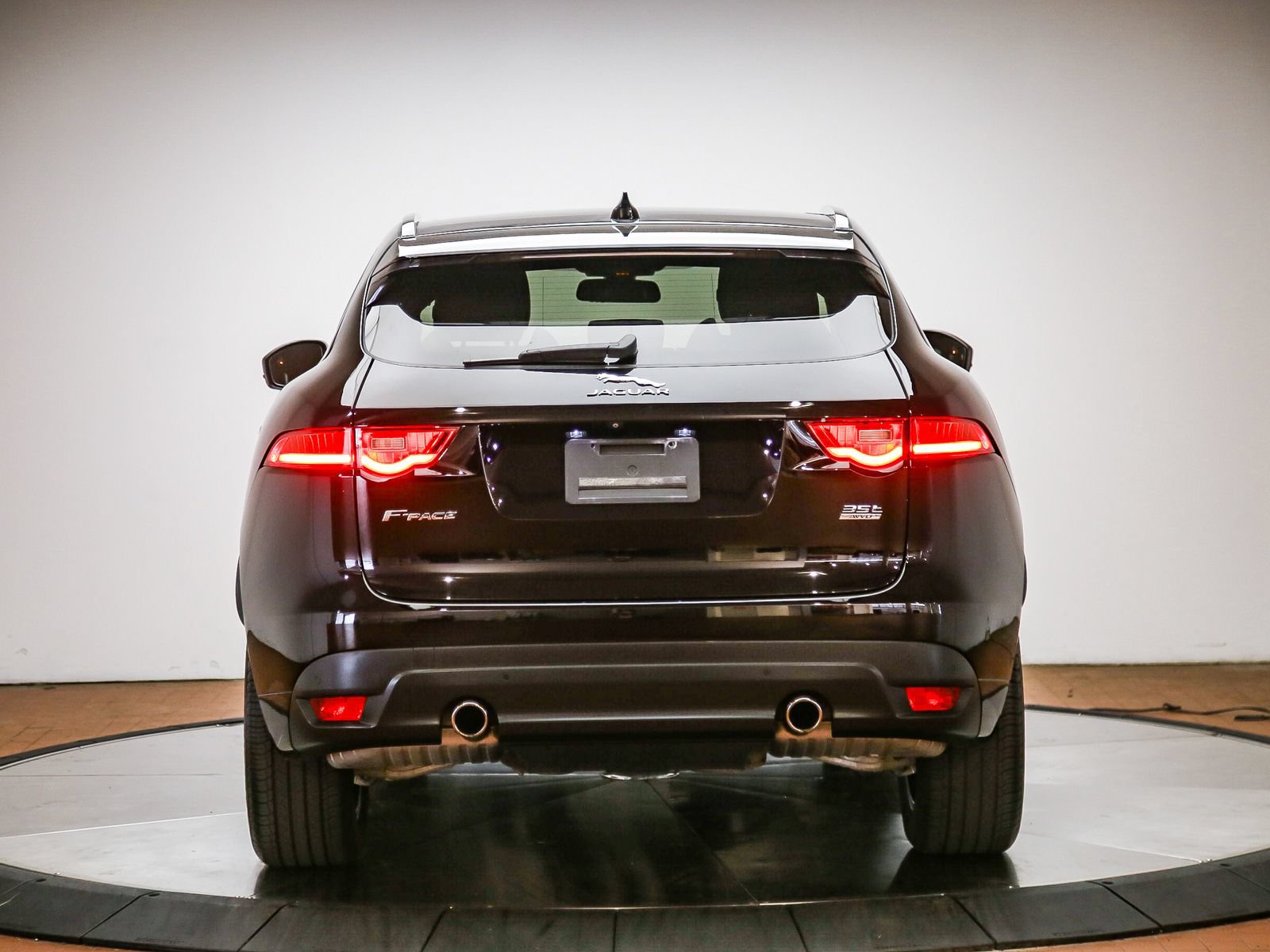 Used 2018 Jaguar F-PACE R-Sport AWD/4WD image 3