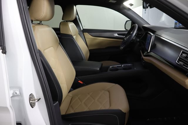 Used 2025 Volkswagen Atlas Cross Sport SE FWD image 12