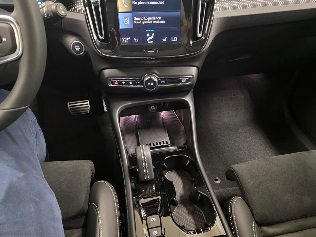 Used 2022 Volvo XC40 T5 R-Design w/ Advanced Package image 20