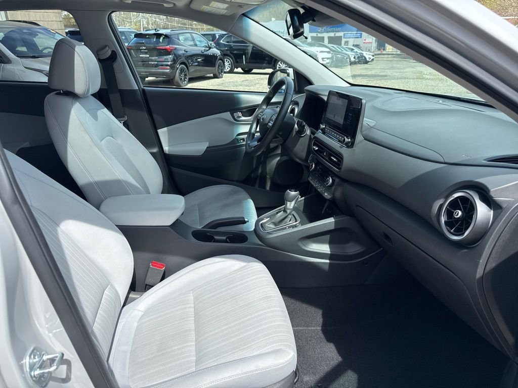 Used 2023 Hyundai Kona SEL w/ Convenience Package image 16