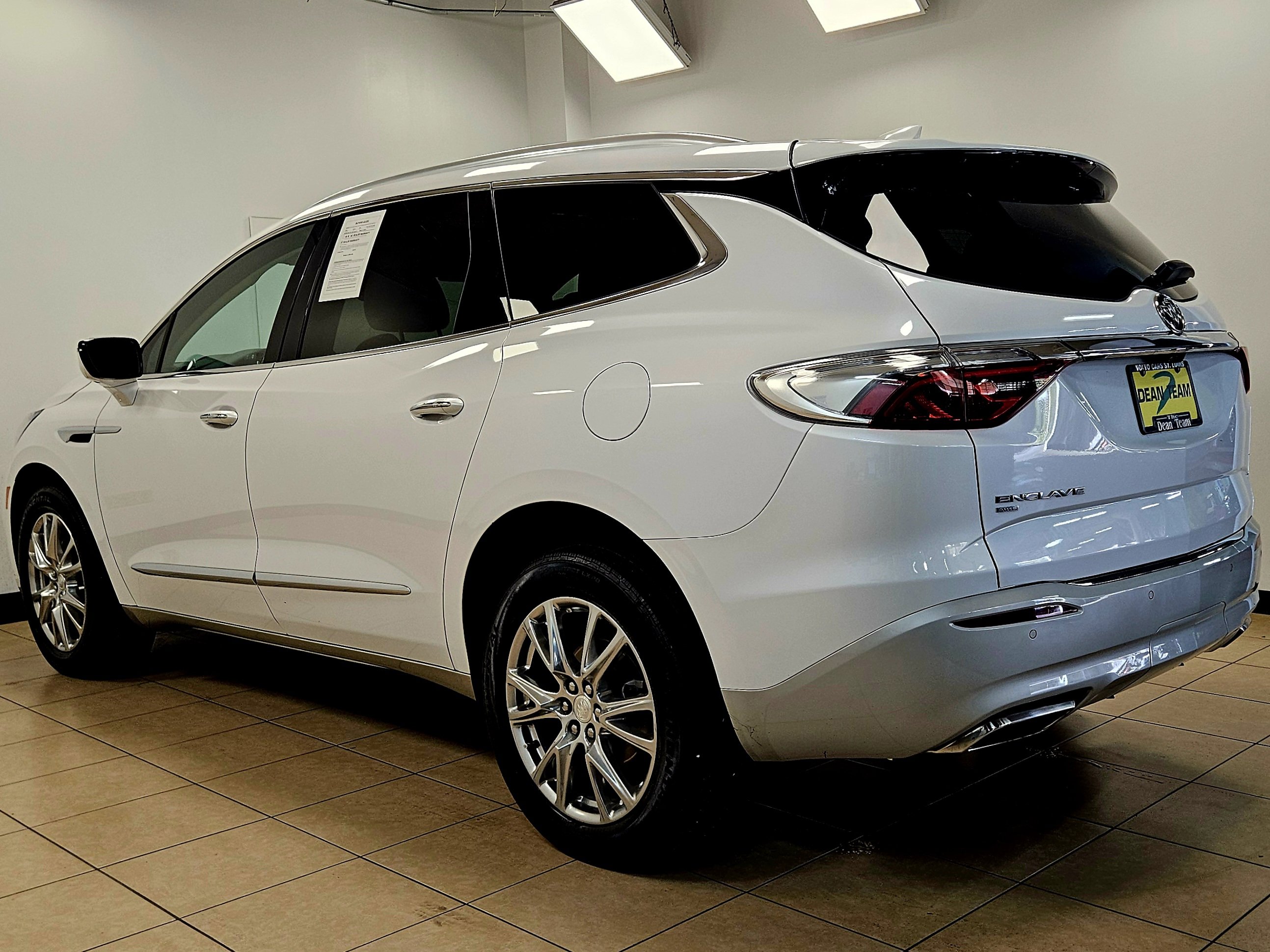 Used 2022 Buick Enclave Premium w/ Experience Buick Package image 5