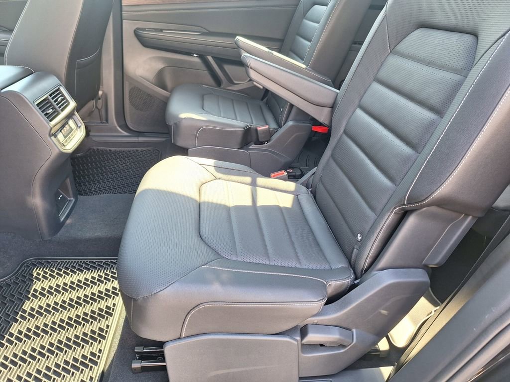 New 2025 Volkswagen Atlas SEL image 23