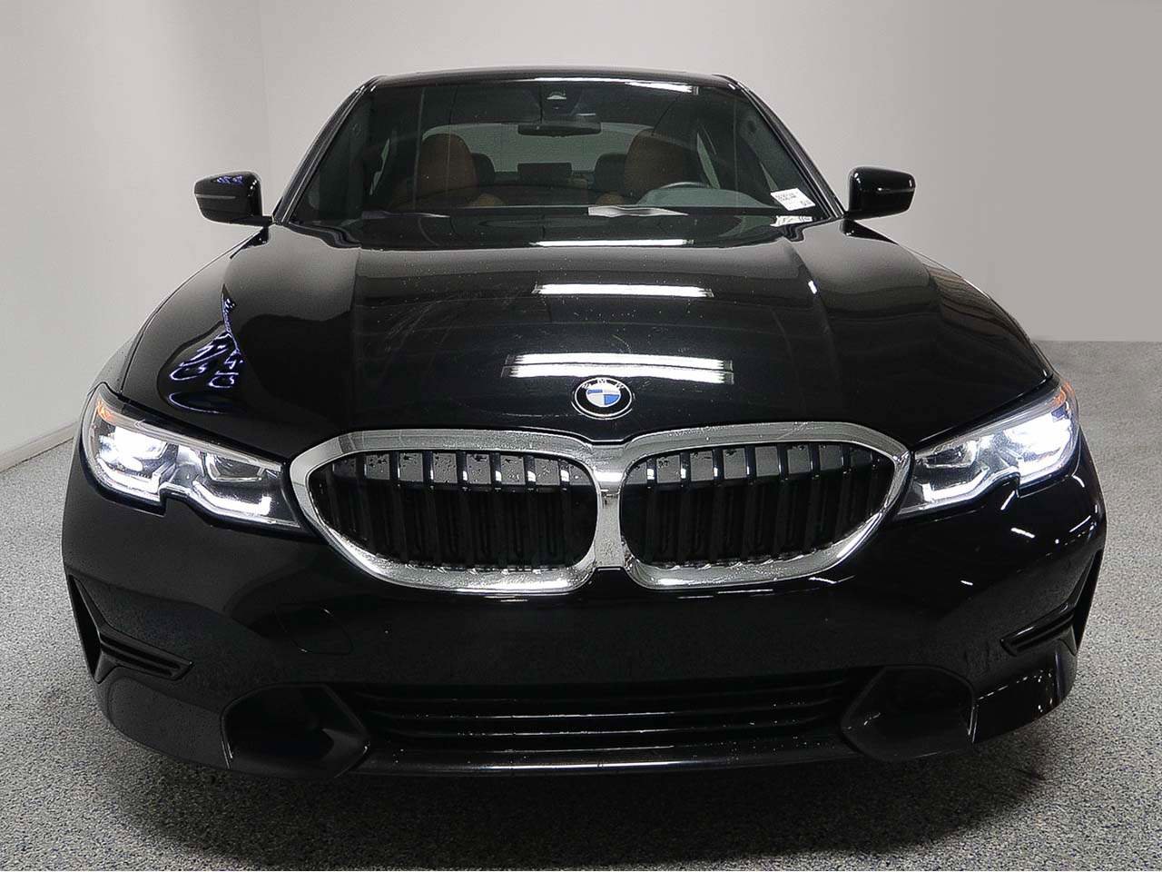 Used 2022 BMW 330i Sedan w/ Premium Package 2 RWD image 2