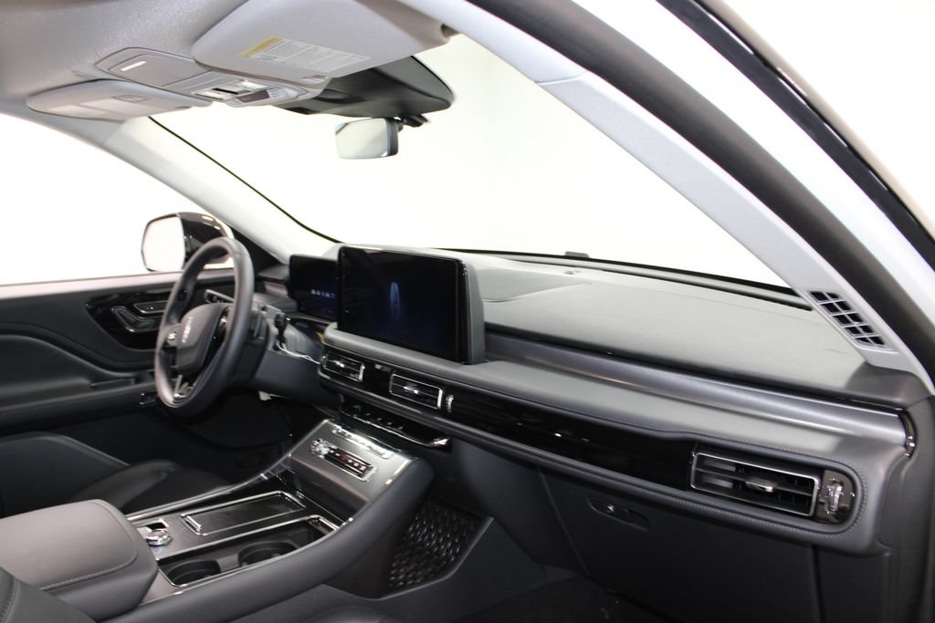 New 2026 Lincoln Aviator 2WD w/ Jet Appearance Package image 29