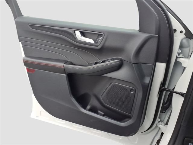 New 2026 Ford Escape ST-Line w/ Tech Pack #1 AWD/4WD image 8