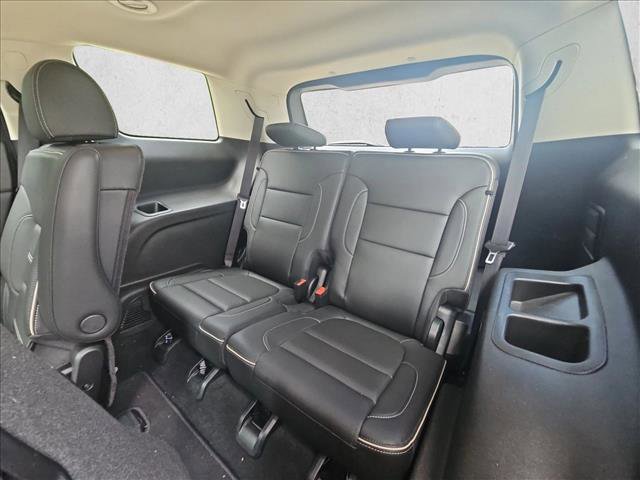 Used 2023 GMC Acadia Denali w/ Denali Ultimate Package AWD/4WD image 19