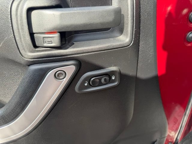 Used 2012 Jeep Wrangler Unlimited Sahara w/ Dual Top Group AWD/4WD image 16