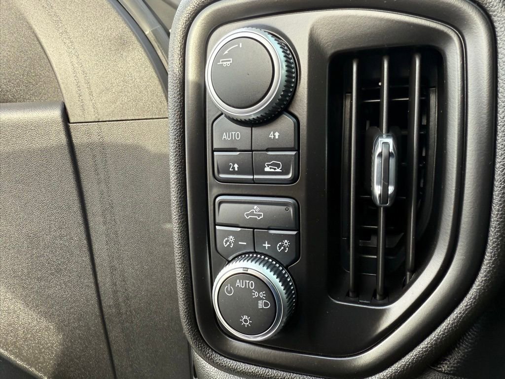 Used 2019 GMC Sierra 1500 4x4 Crew Cab w/ Convenience Package image 18