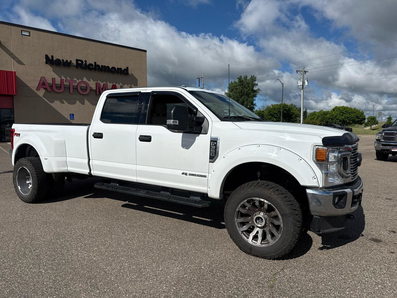Used 2021 Ford F350 XLT w/ XLT Value Package AWD/4WD image 7