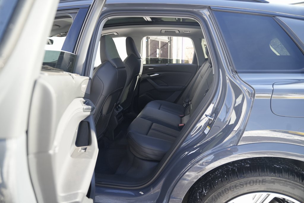 Used 2025 Audi Q6 e-tron Premium Plus w/ Premium Plus image 31