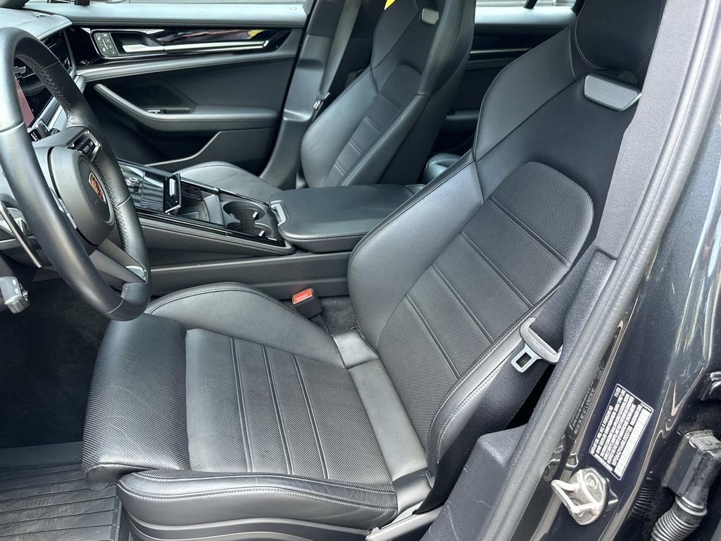 Certified 2024 Porsche Panamera 4 image 5