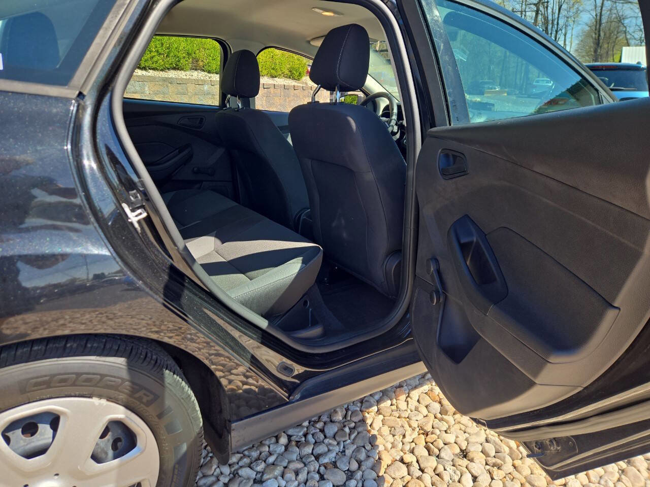 Used 2014 Ford Focus S FWD image 19