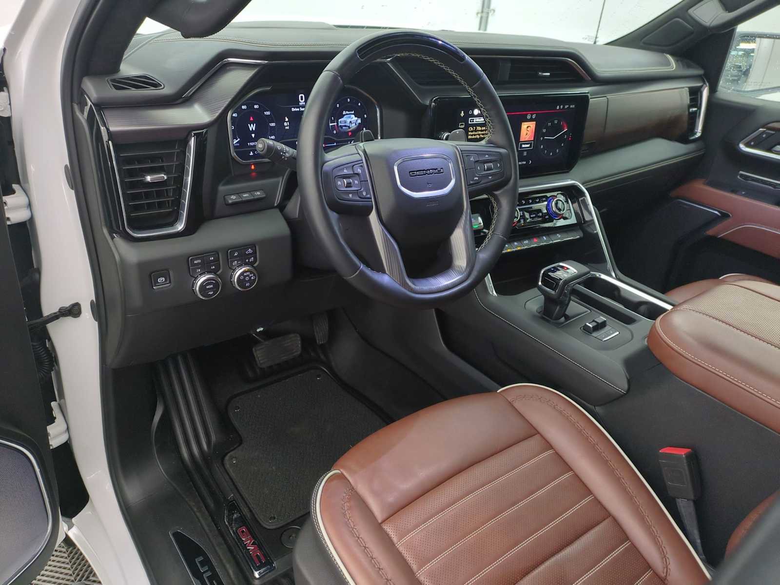 Used 2025 GMC Sierra 1500 Denali Ultimate AWD/4WD image 2