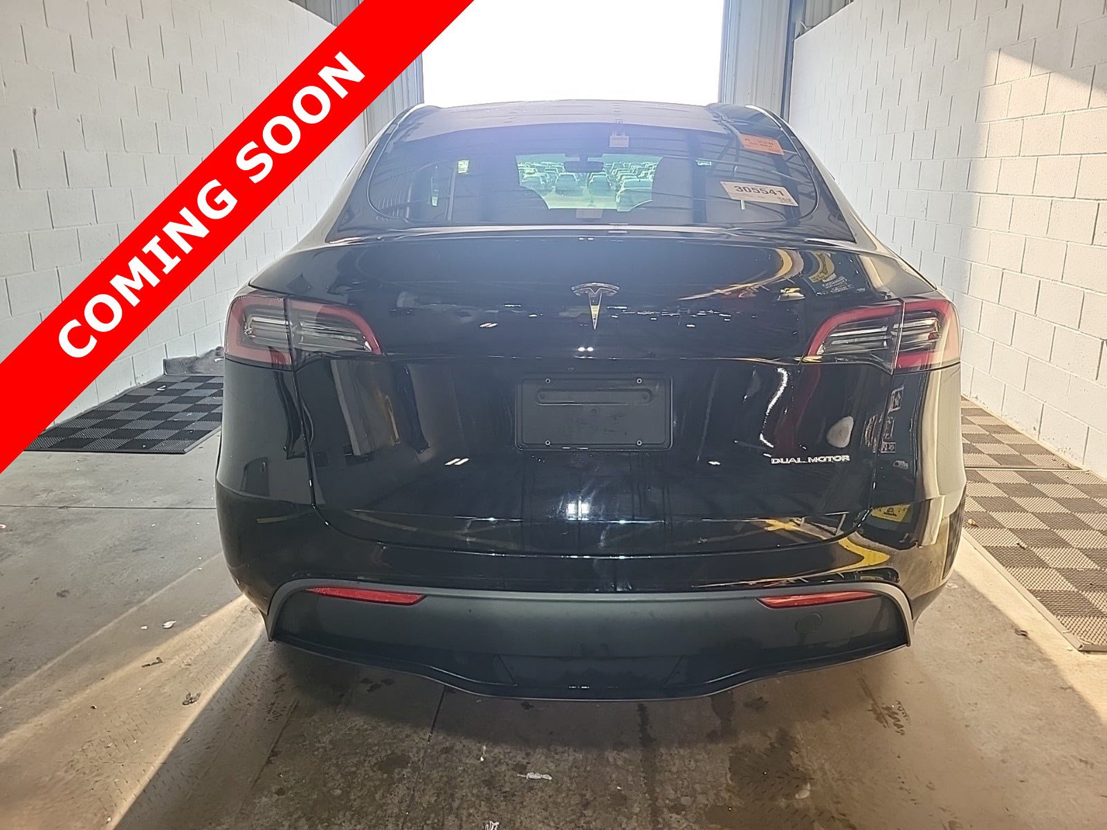Used 2023 Tesla Model Y Long Range AWD/4WD image 5
