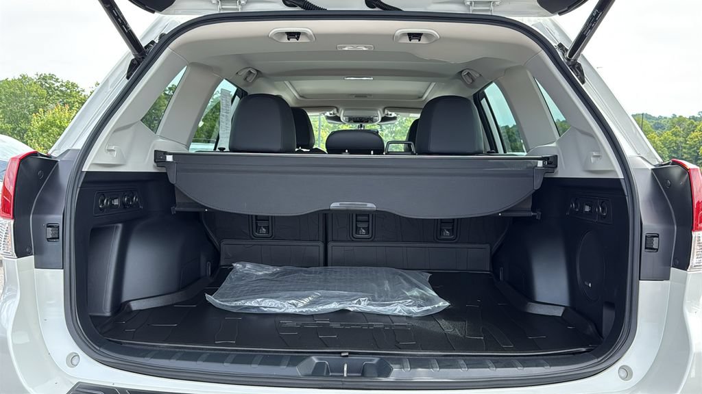Certified 2023 Subaru Forester Touring AWD/4WD image 28