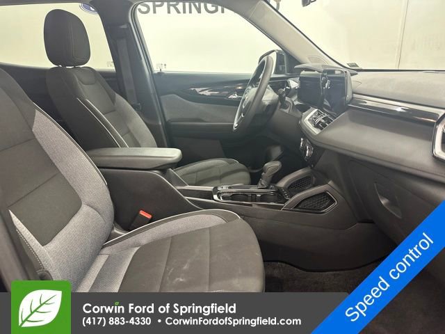 Used 2025 Chevrolet TrailBlazer LT w/ Driver Confidence Package image 9