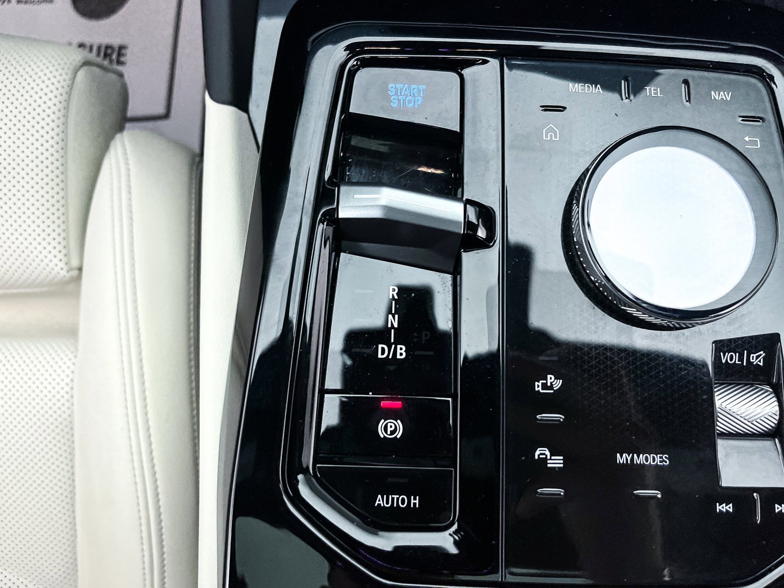 Used 2024 BMW i5 eDrive40i w/ M Sport Package image 26