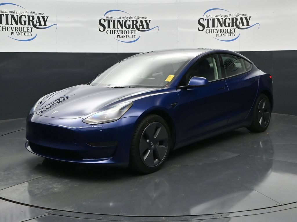 Used 2023 Tesla Model 3 Standard Range RWD image 3