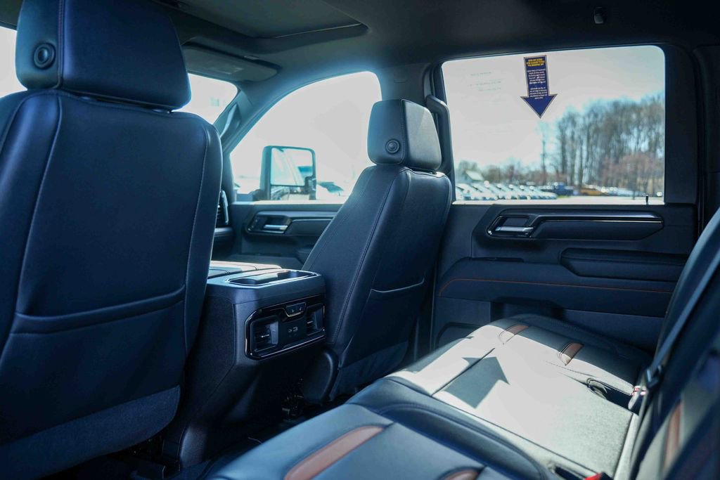 Used 2025 GMC Sierra 2500 AT4 w/ AT4 Premium Plus Package AWD/4WD image 21