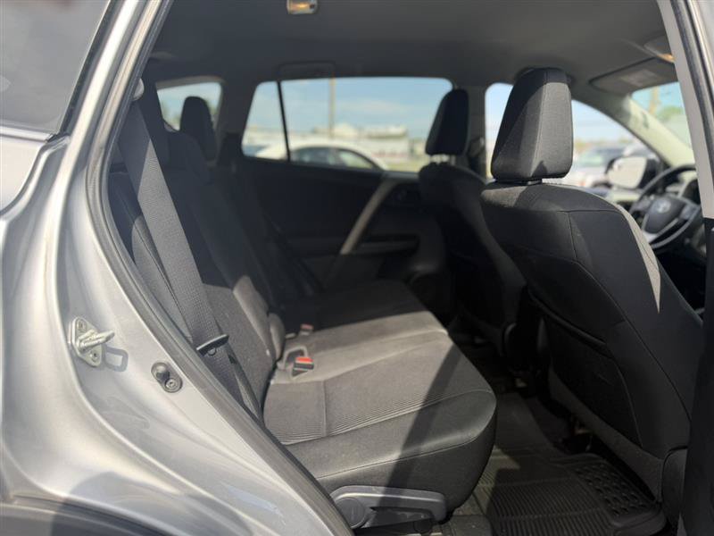 Used 2016 Toyota RAV4 LE AWD/4WD image 23