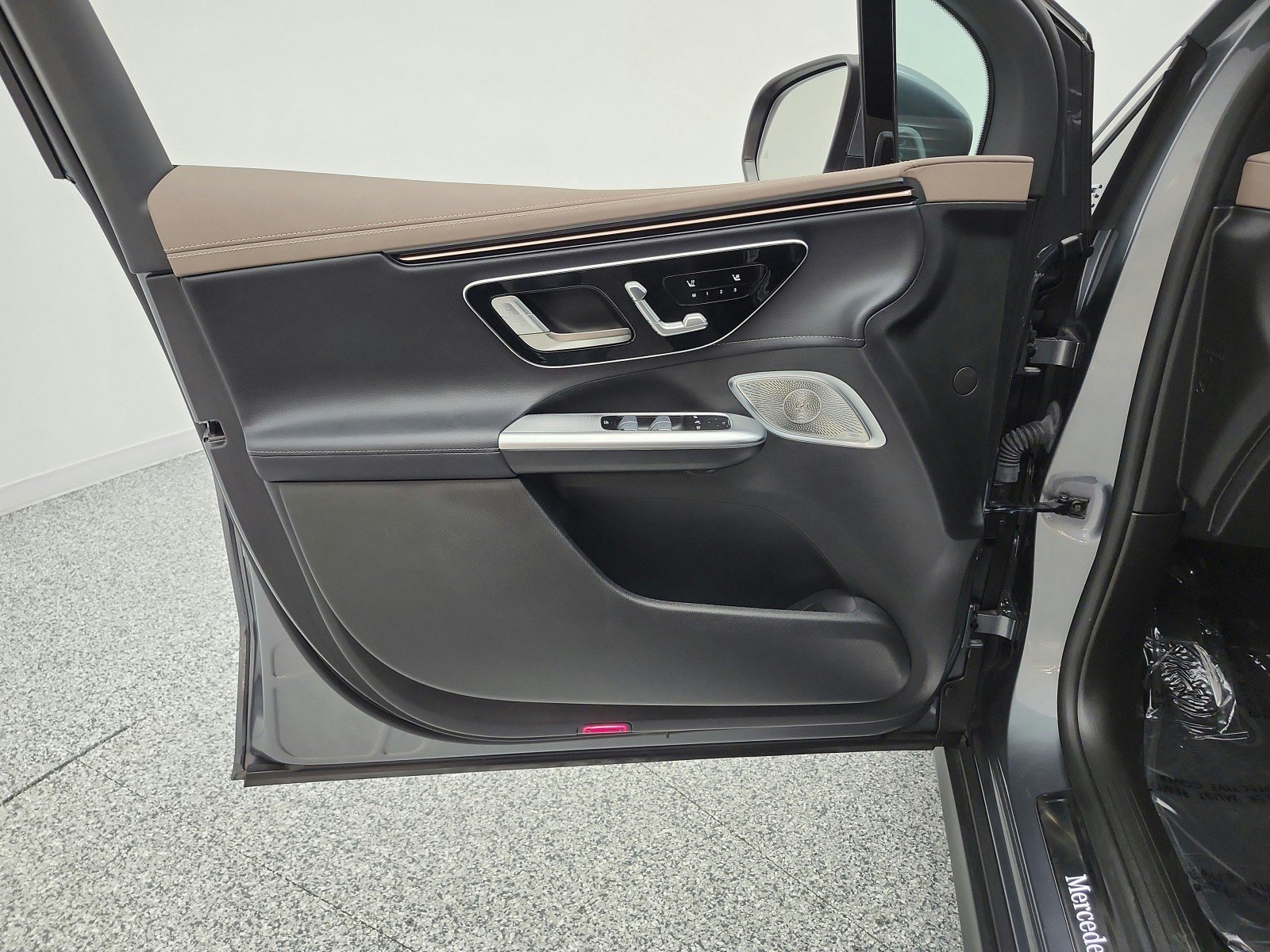 Certified 2023 Mercedes-Benz EQE 350+ SUV image 12