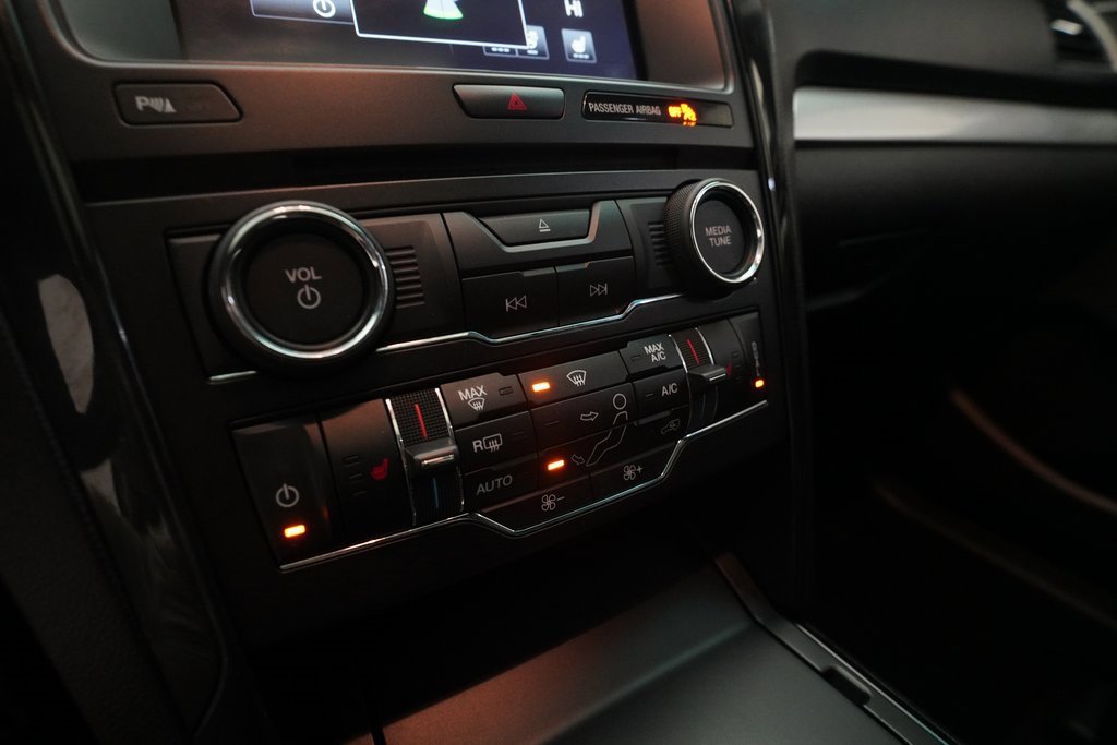 Used 2016 Ford Explorer XLT w/ Equipment Group 202A image 24