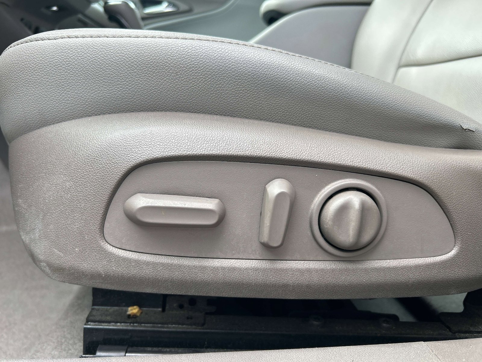 Used 2017 Chevrolet Malibu Hybrid w/ Leather Package image 13