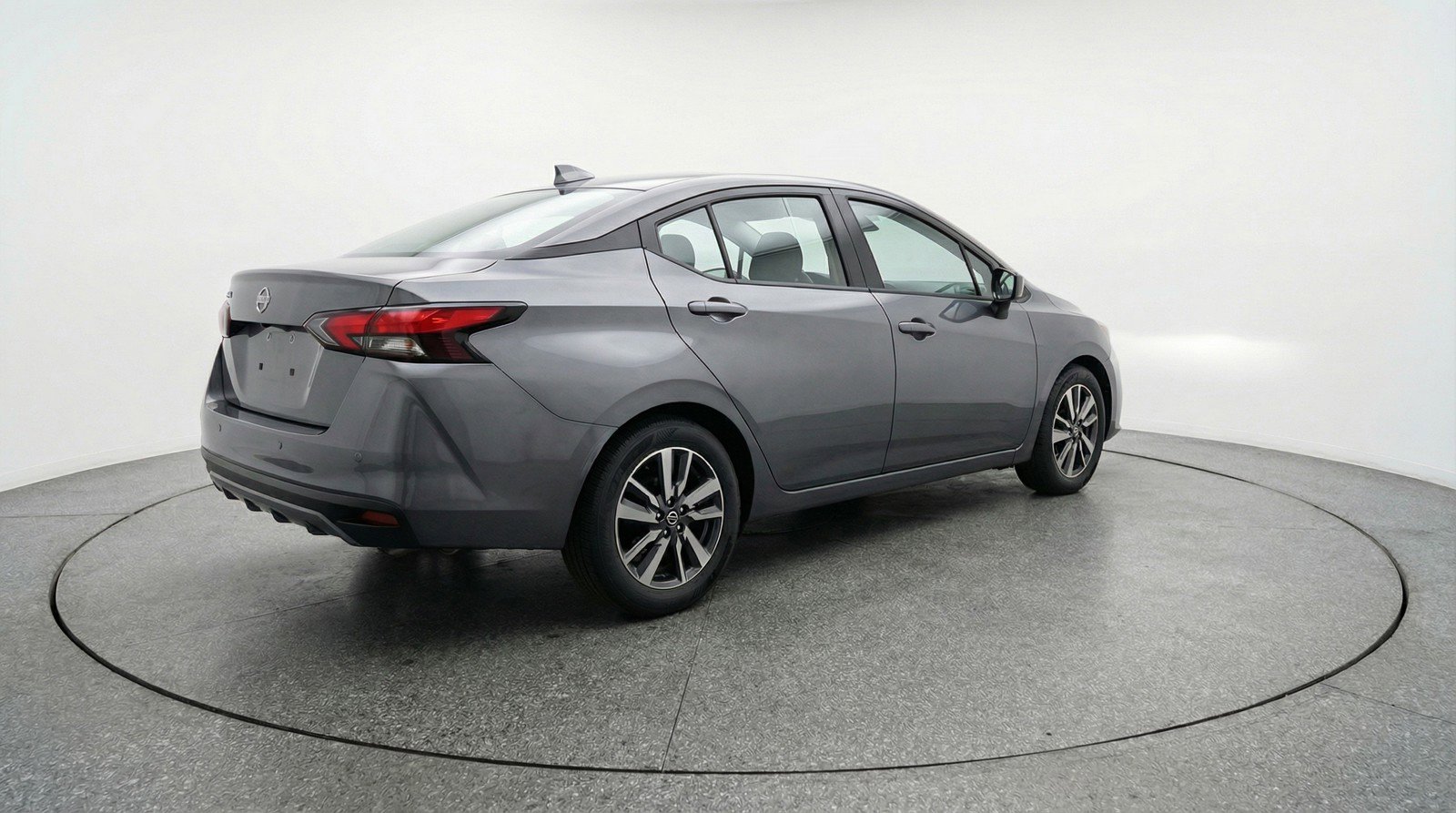 Used 2025 Nissan Versa SV image 9