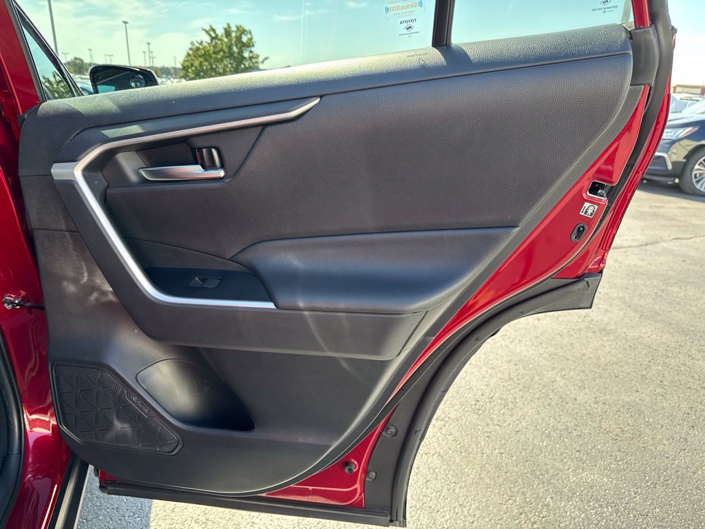 Used 2020 Toyota RAV4 XLE w/ All Weather Liner Package AWD/4WD image 38