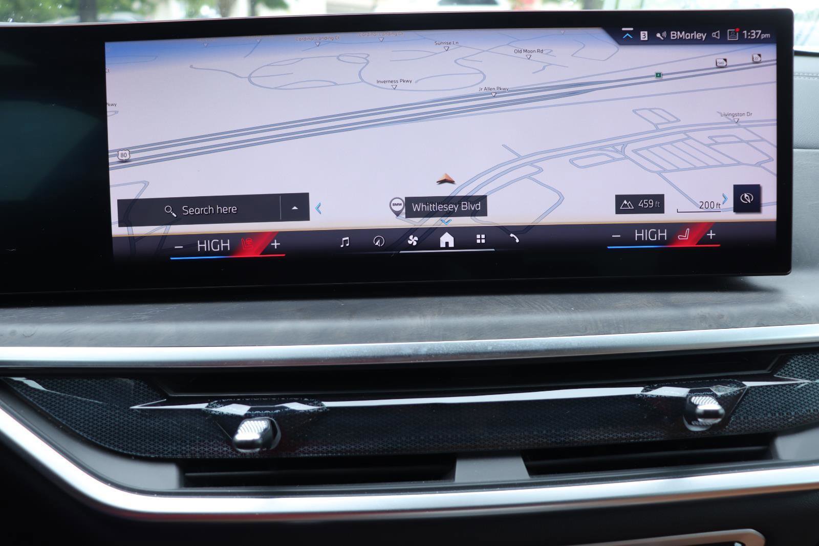 Used 2025 BMW X5 xDrive40i w/ M Sport Package AWD/4WD image 32