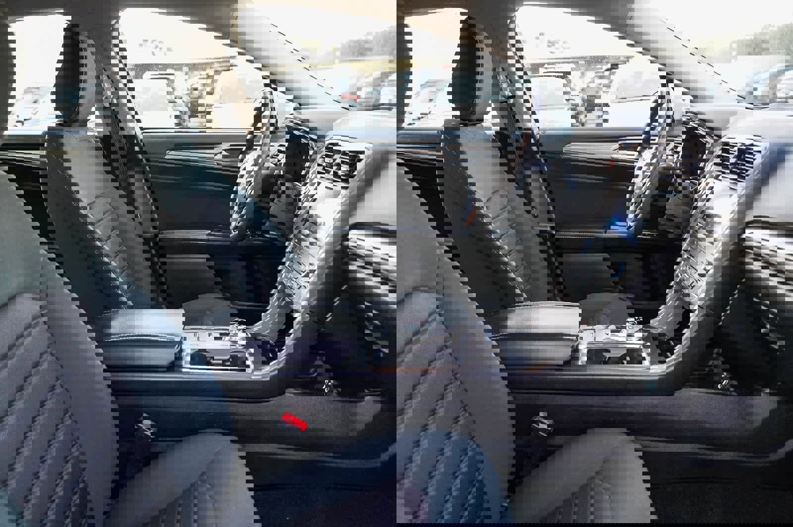 Used 2020 Ford Fusion SE image 16