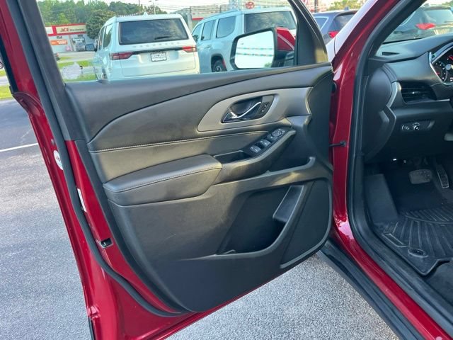 Used 2023 Chevrolet Traverse LT FWD image 5