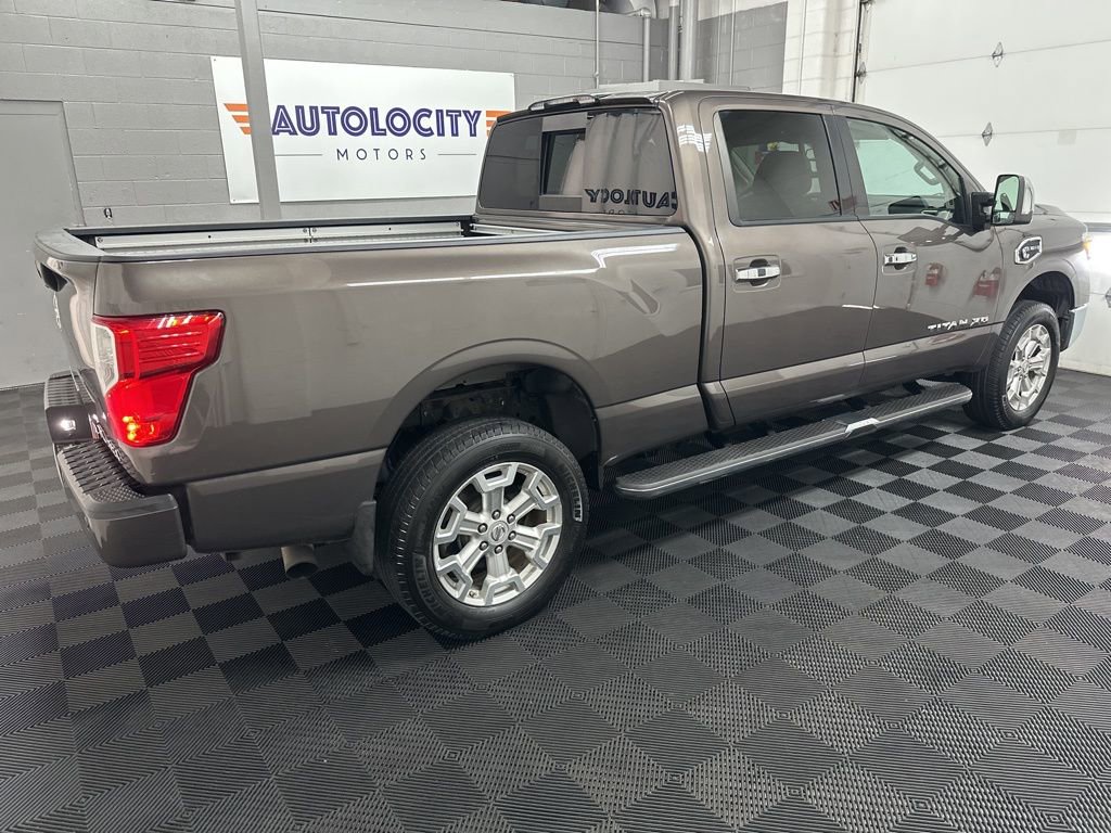 Used 2016 Nissan Titan SL image 10