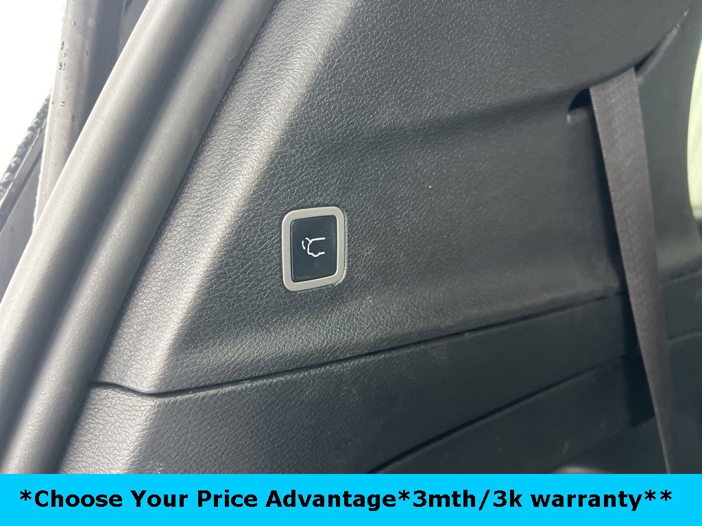 Certified 2022 Chrysler Pacifica Touring-L w/ S Appearance Package image 18