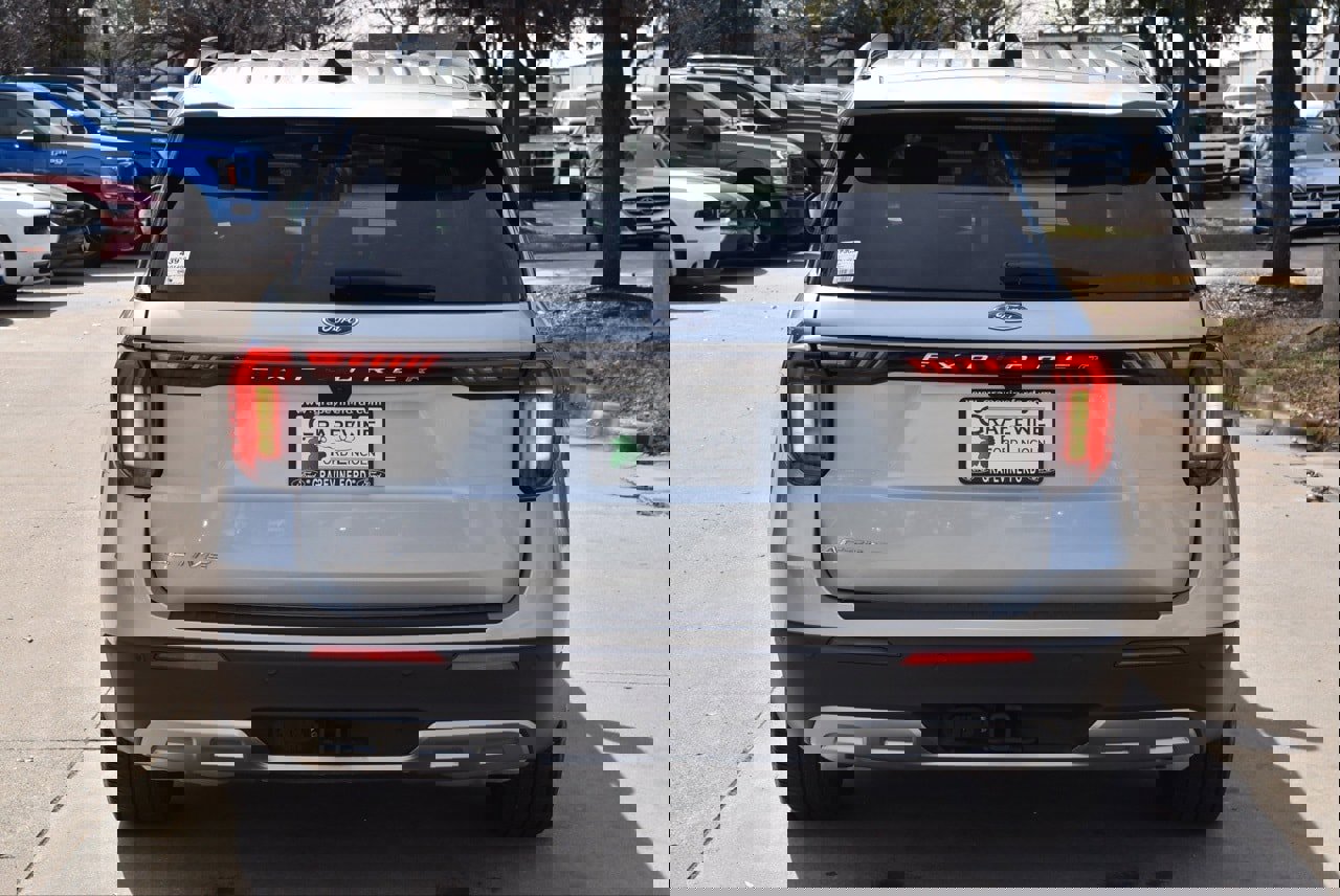 Certified 2025 Ford Explorer Active w/ Active Comfort Package image 9