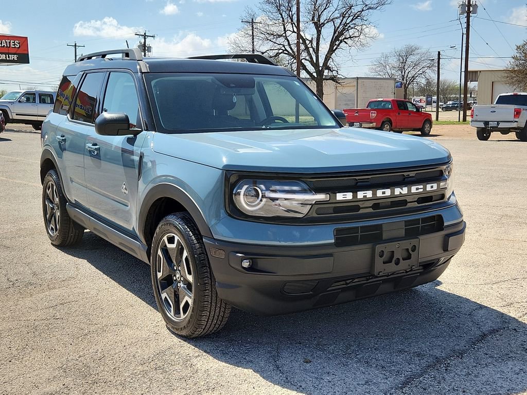Used 2023 Ford Bronco Sport Outer Banks w/ Tech Package image 2