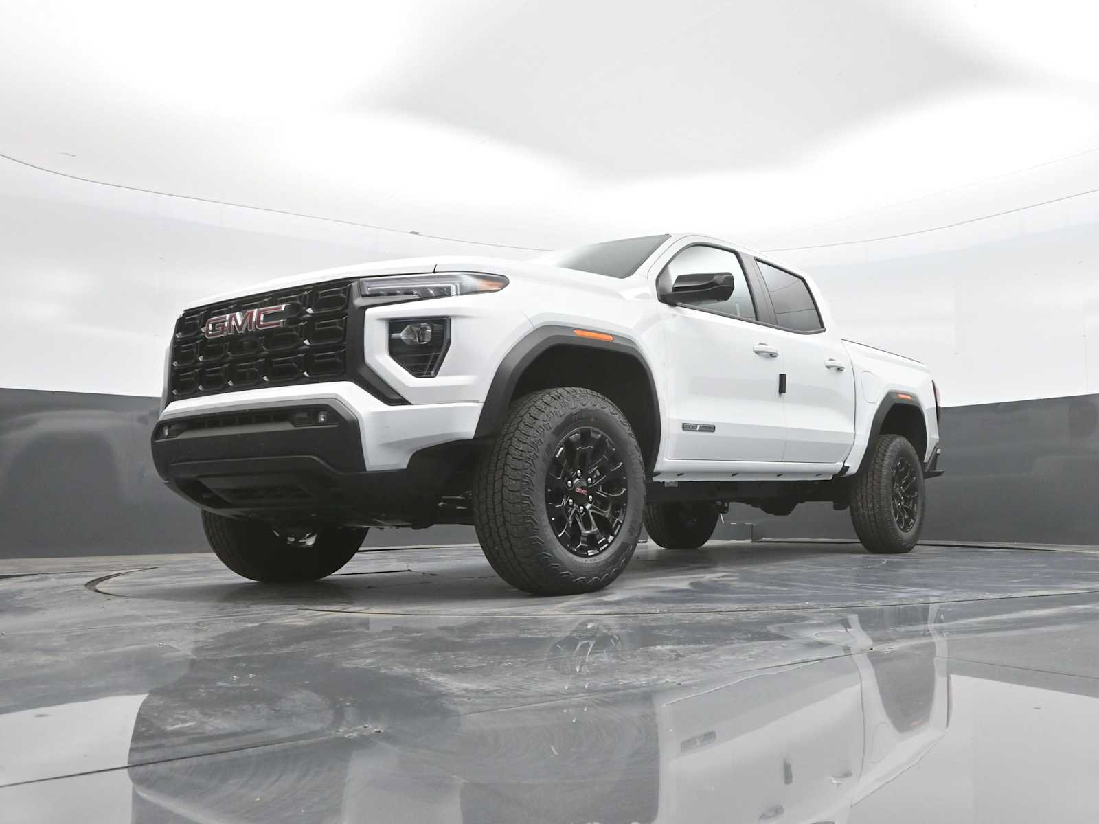 New 2026 GMC Canyon Elevation w/ Convenience Package RWD image 36