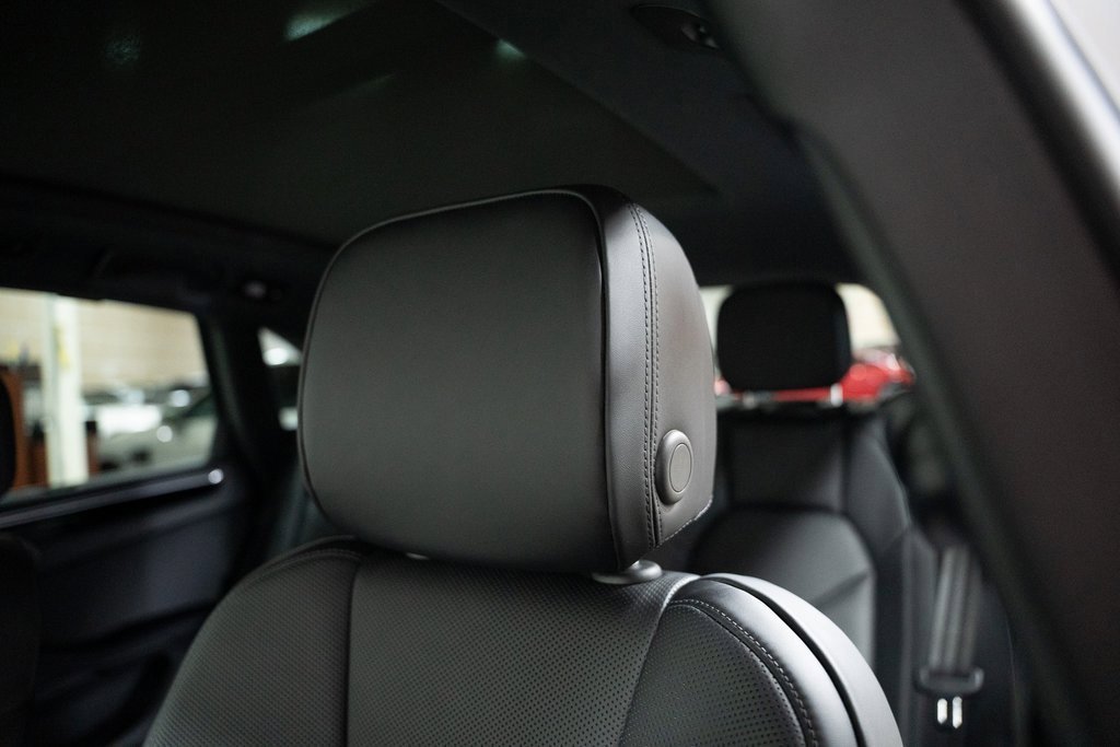 Used 2024 Porsche Macan image 14