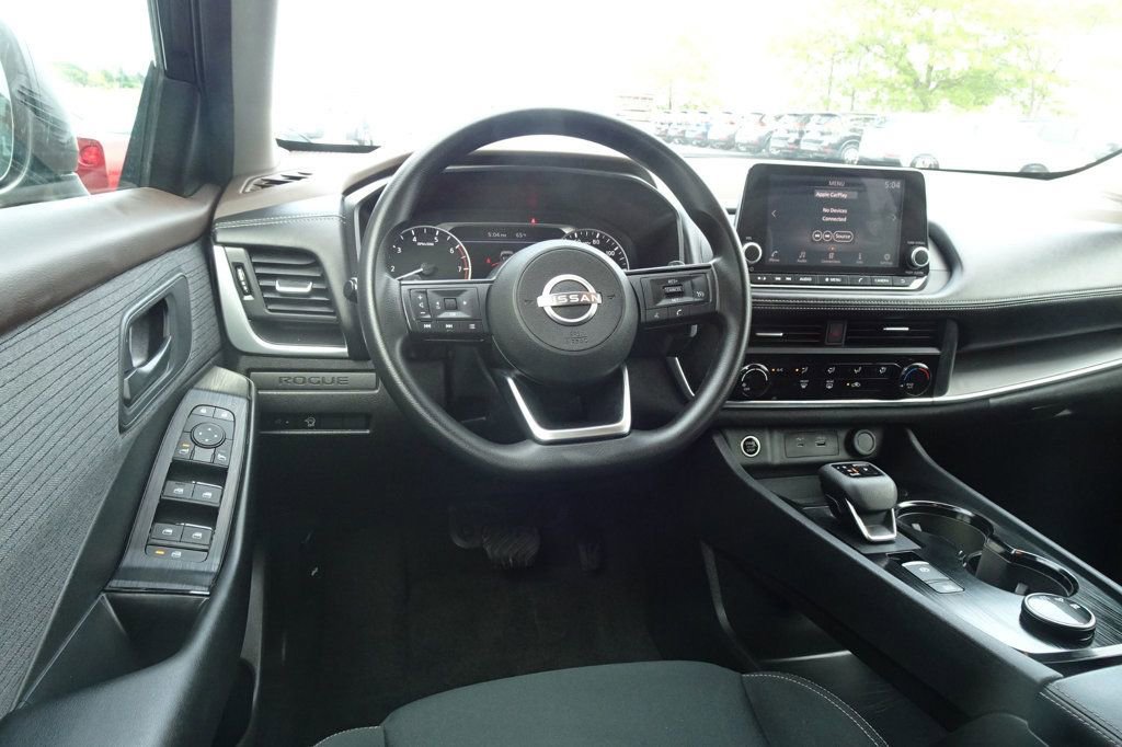 Used 2023 Nissan Rogue S image 15