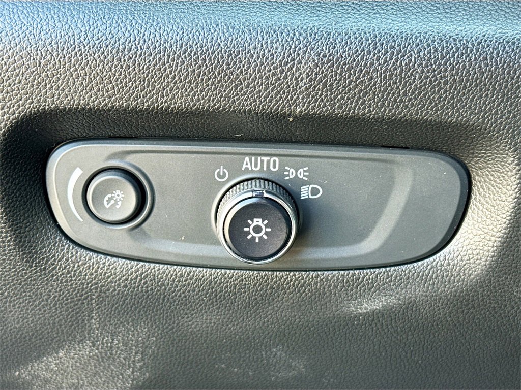 Used 2022 Chevrolet Traverse RS image 10