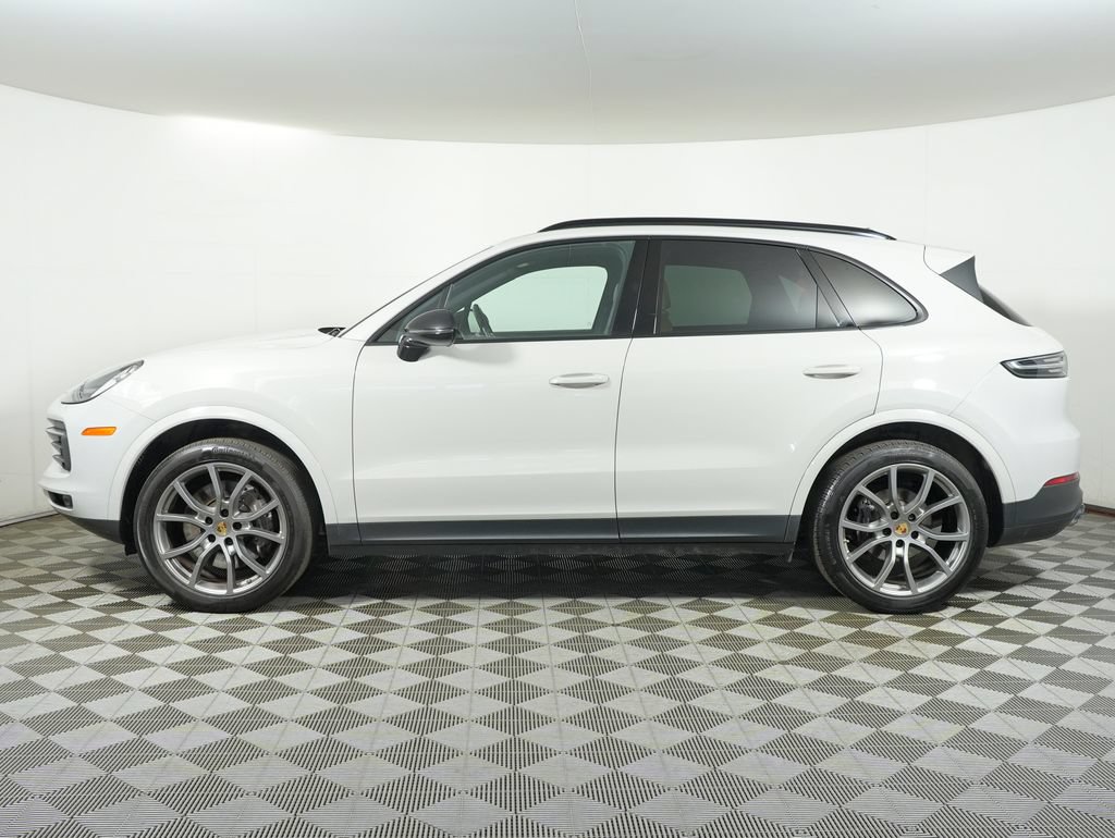 Certified 2023 Porsche Cayenne Platinum Edition AWD/4WD image 2