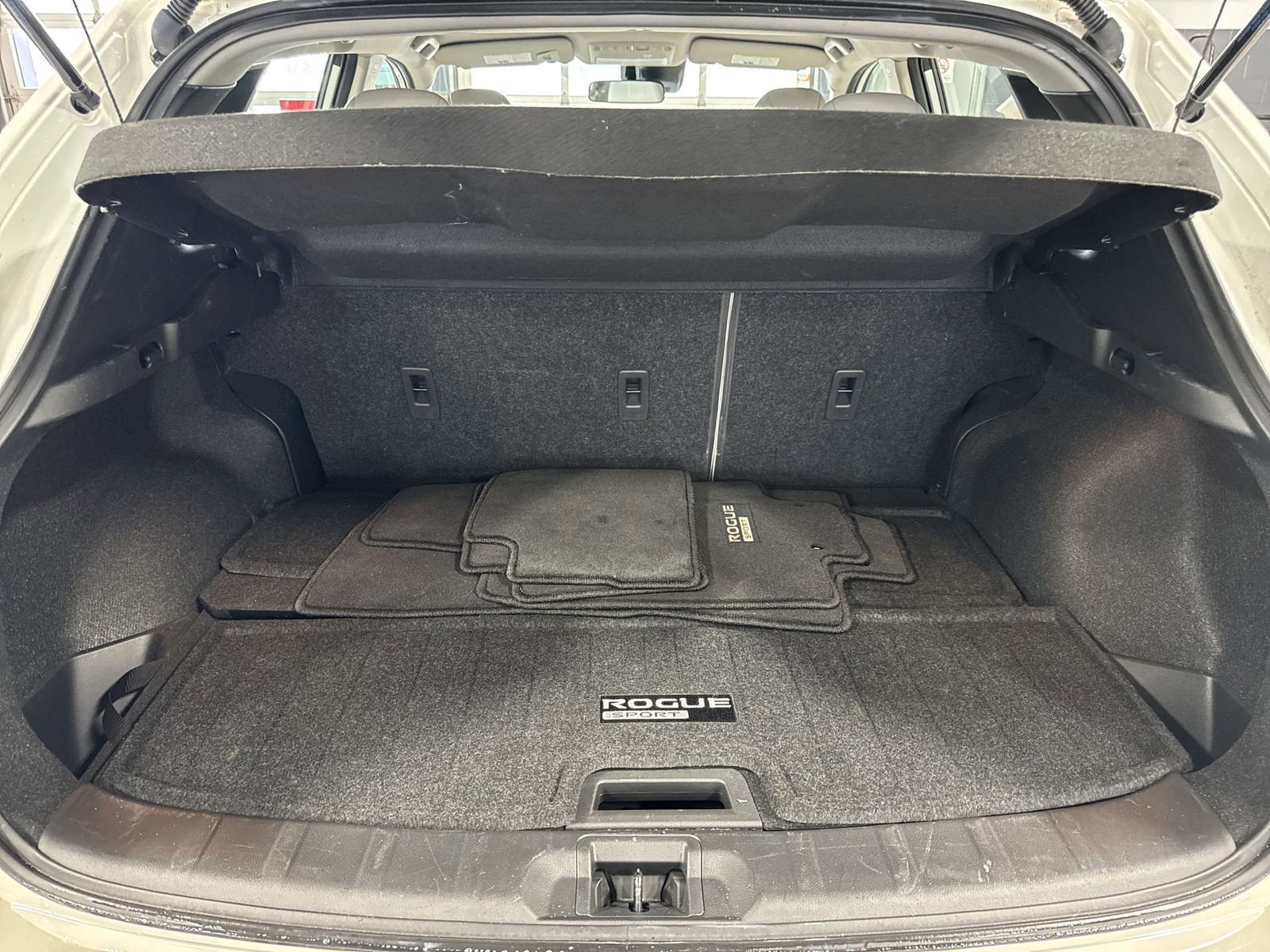 Certified 2022 Nissan Rogue Sport SL AWD/4WD image 39