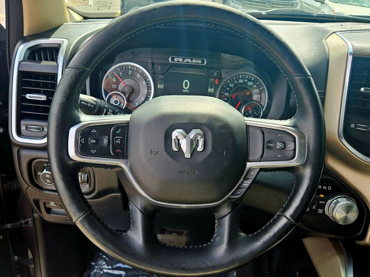 Used 2019 RAM 1500 Laramie AWD/4WD image 13