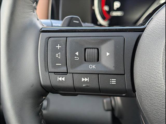 Used 2024 Nissan Pathfinder Platinum w/ Cargo Package image 15