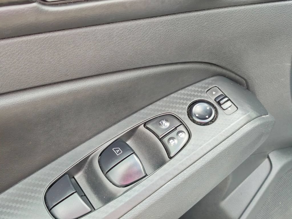 Used 2024 Nissan Altima 2.5 SV FWD image 13