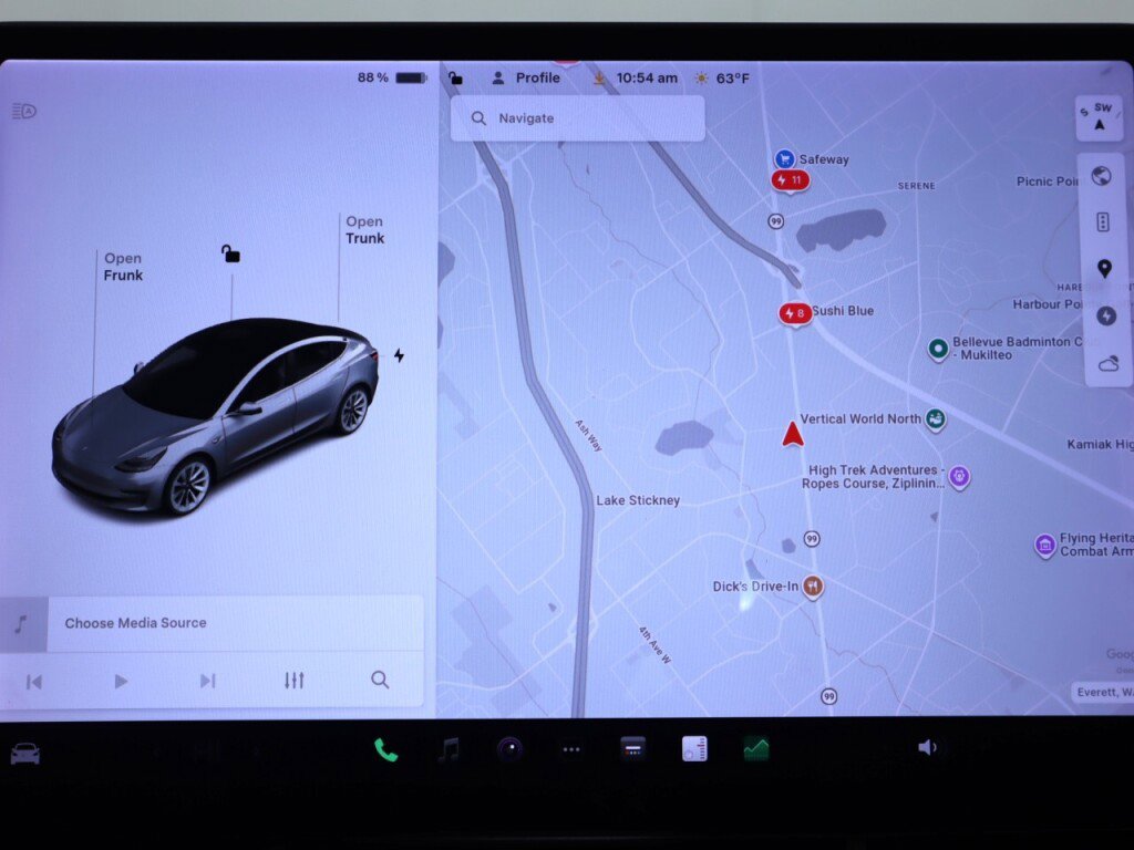 Used 2018 Tesla Model 3 Long Range RWD image 14