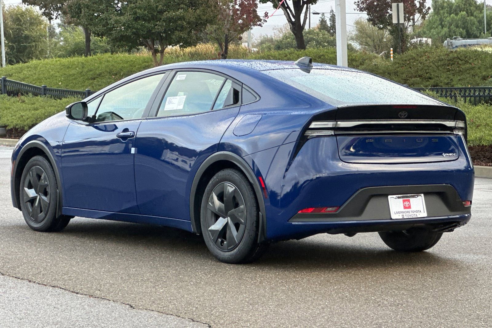 New 2026 Toyota Prius Plug-In Hybrid FWD image 6